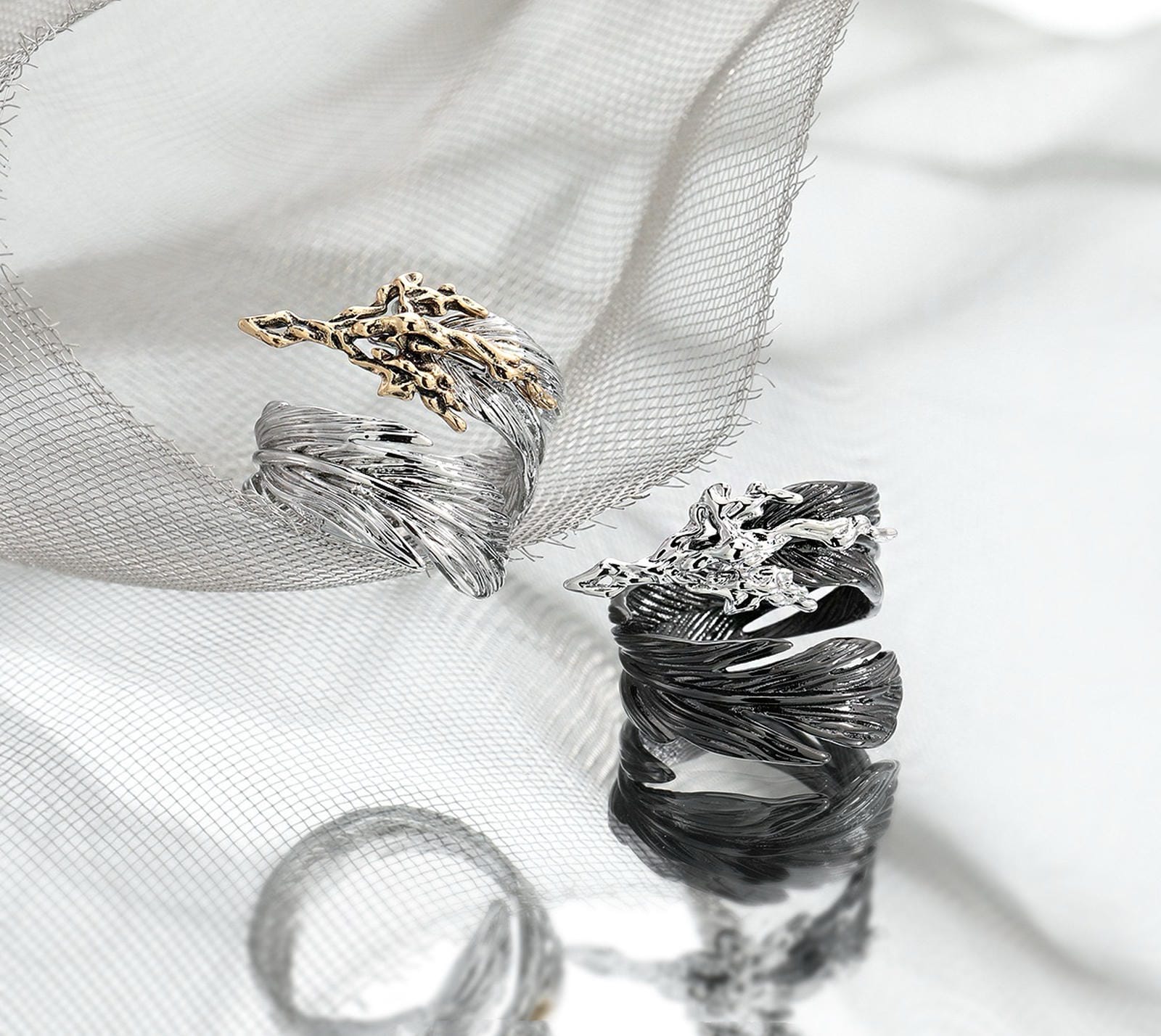 Feather Ring Black/White